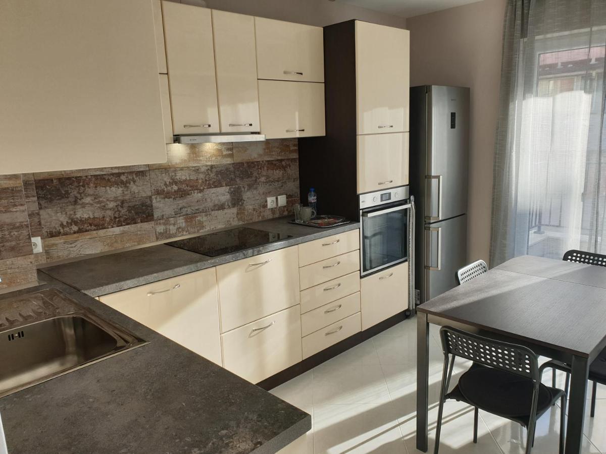 New The Twins Varna Two-Bedroom, Apt 5 At 15 Tsani Ginchev Street, Floor 3 Extérieur photo