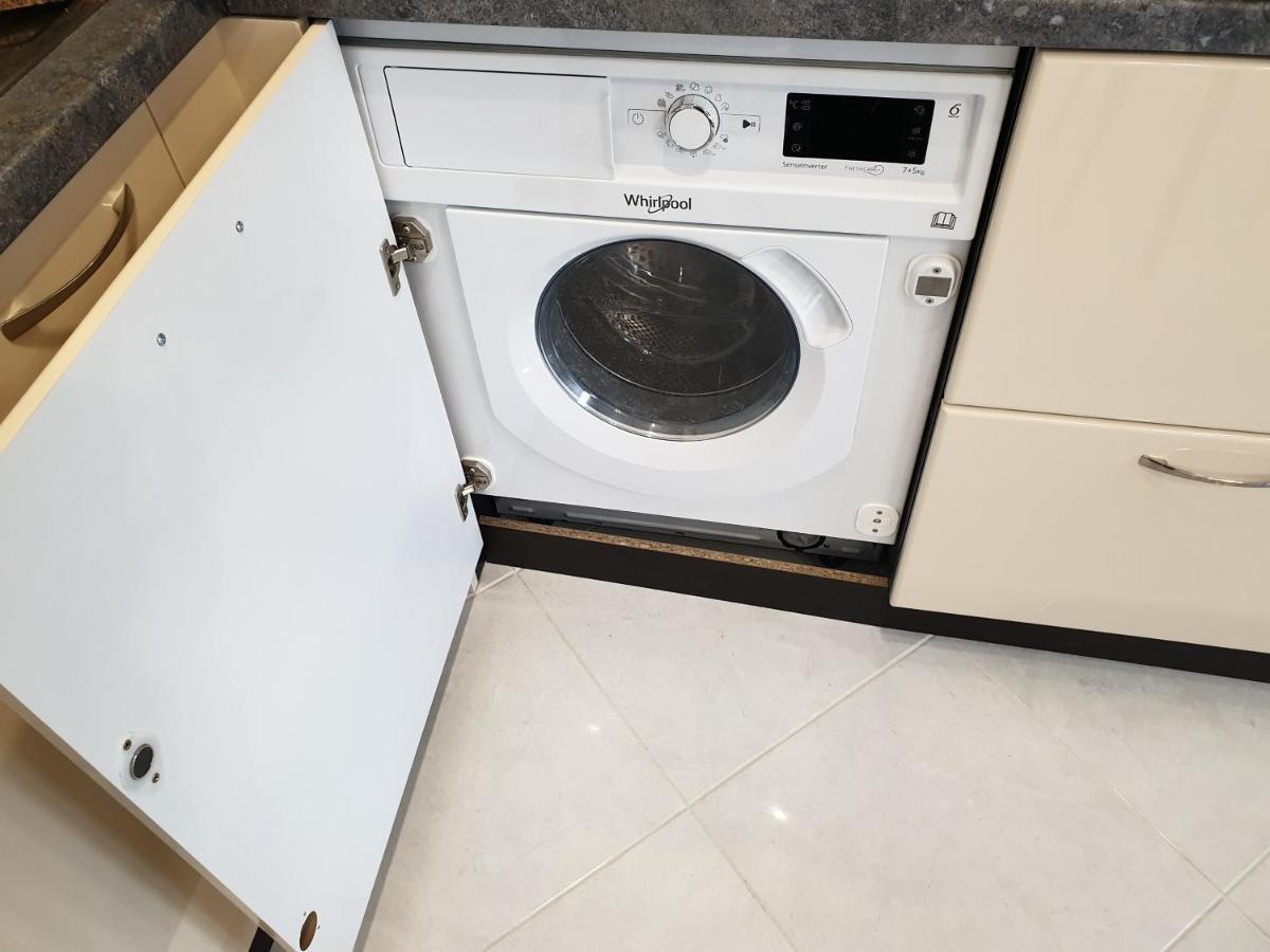 New The Twins Varna Two-Bedroom, Apt 5 At 15 Tsani Ginchev Street, Floor 3 Extérieur photo