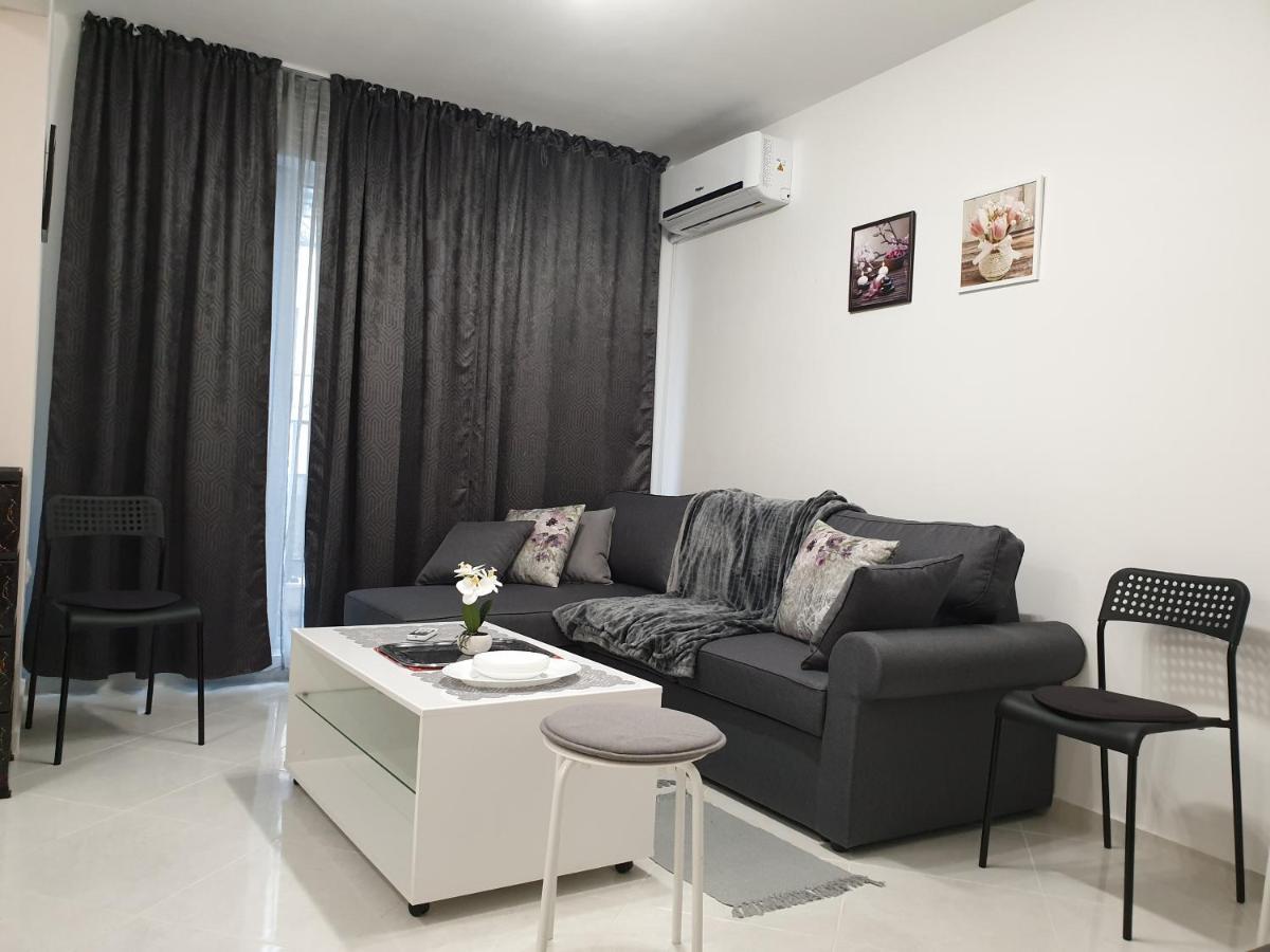 New The Twins Varna Two-Bedroom, Apt 5 At 15 Tsani Ginchev Street, Floor 3 Extérieur photo