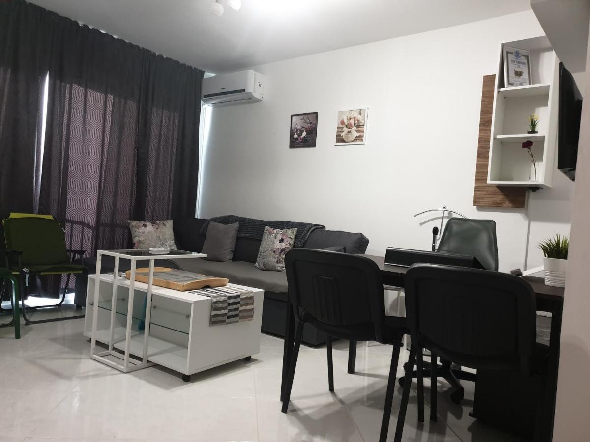 New The Twins Varna Two-Bedroom, Apt 5 At 15 Tsani Ginchev Street, Floor 3 Extérieur photo