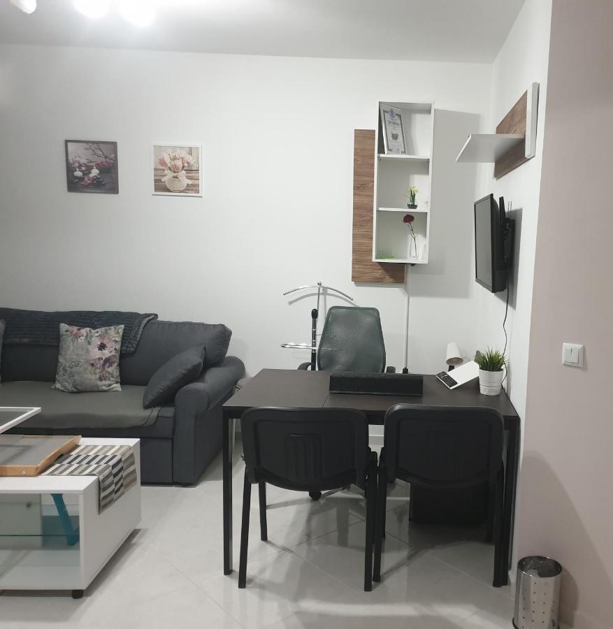 New The Twins Varna Two-Bedroom, Apt 5 At 15 Tsani Ginchev Street, Floor 3 Extérieur photo